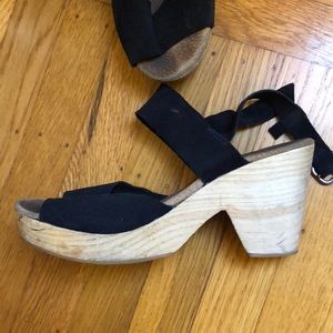 Comfy Free People clogs